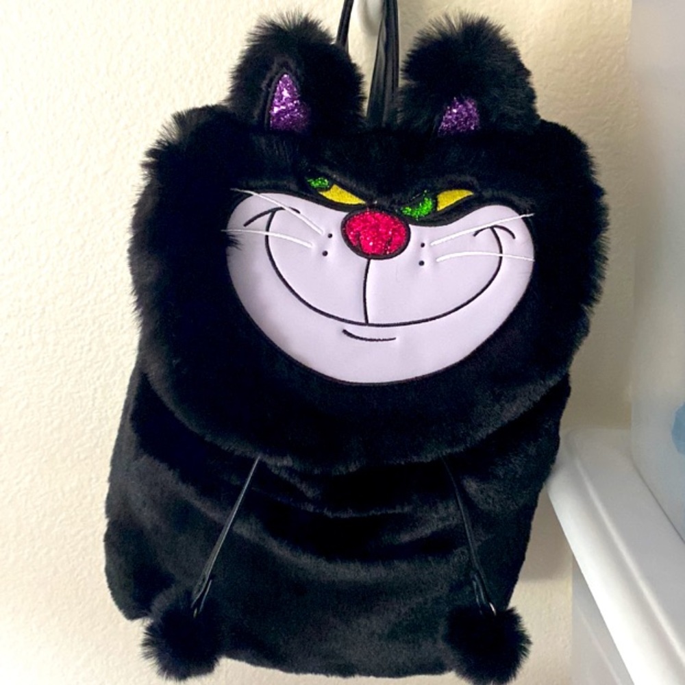 BNWT!✨ Hard to Find! Danielle Nicole Cinderella Lucifer Backpack! 🤍